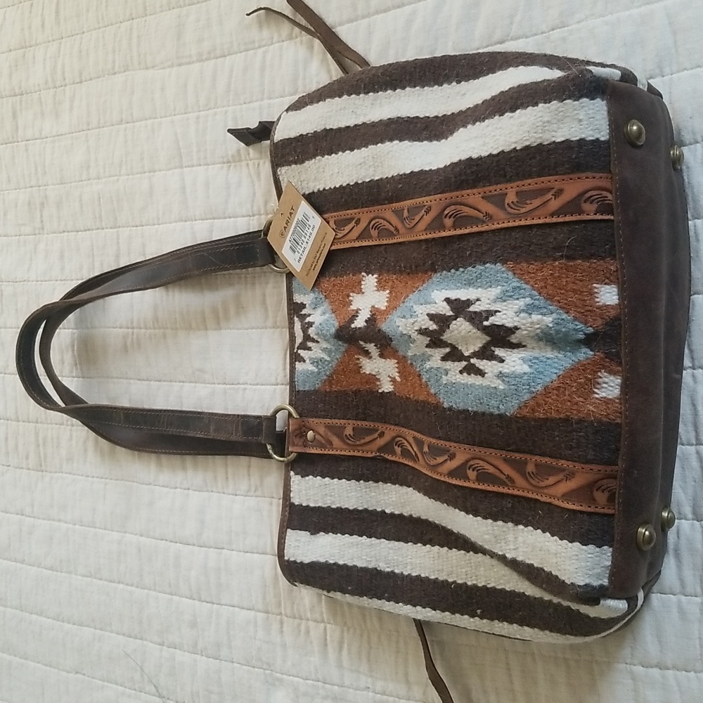 Ariat - Picture 6 of 13